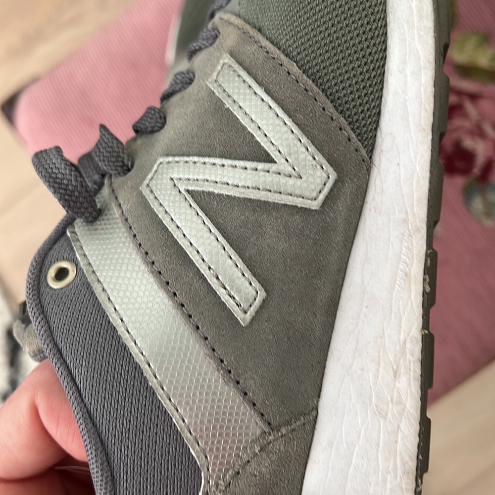 Olive green new balance sneakers - Picture 5 of 8